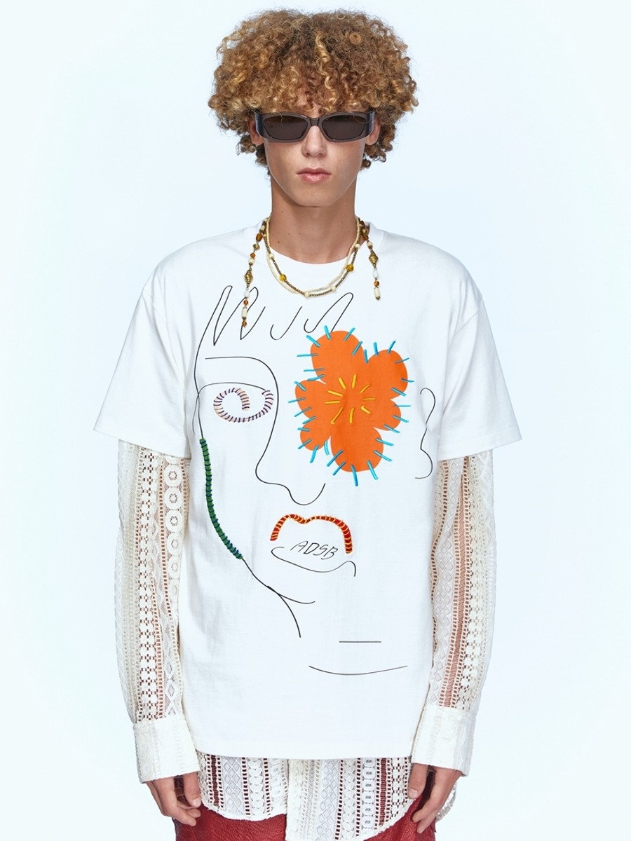 [Andersson Bell] (ESSENTIAL) UNISEX FLOWER MAN T-SHIRTS - WHITE