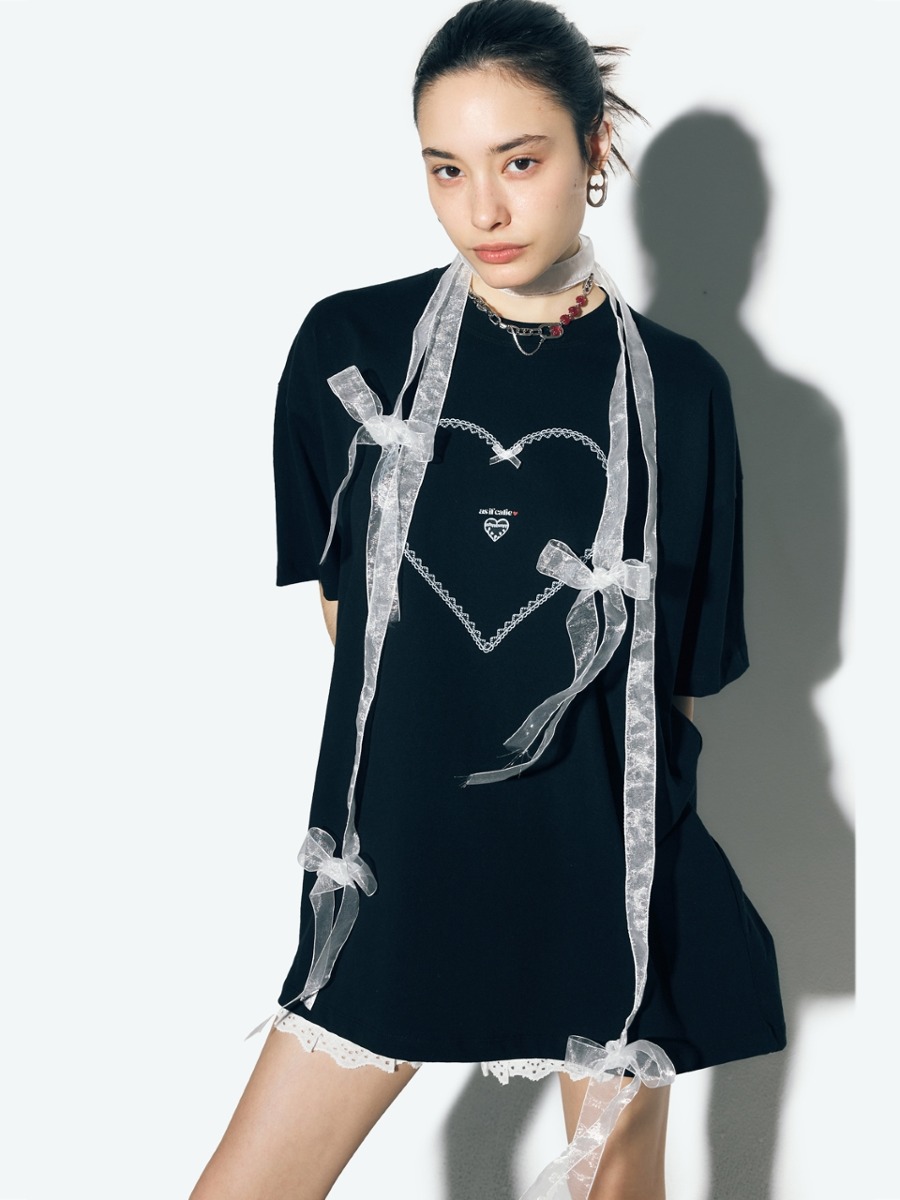 [as if CALIE] LACE HEART OVERSIZED T-SHIRT - BLACK